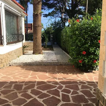 Вилла 5 Bedrooms Villa At Denia 50 M Away From The Beach With Private Pool Furnished Terrace And Wifi Дения